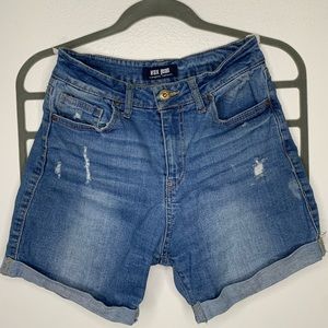 Short jeans